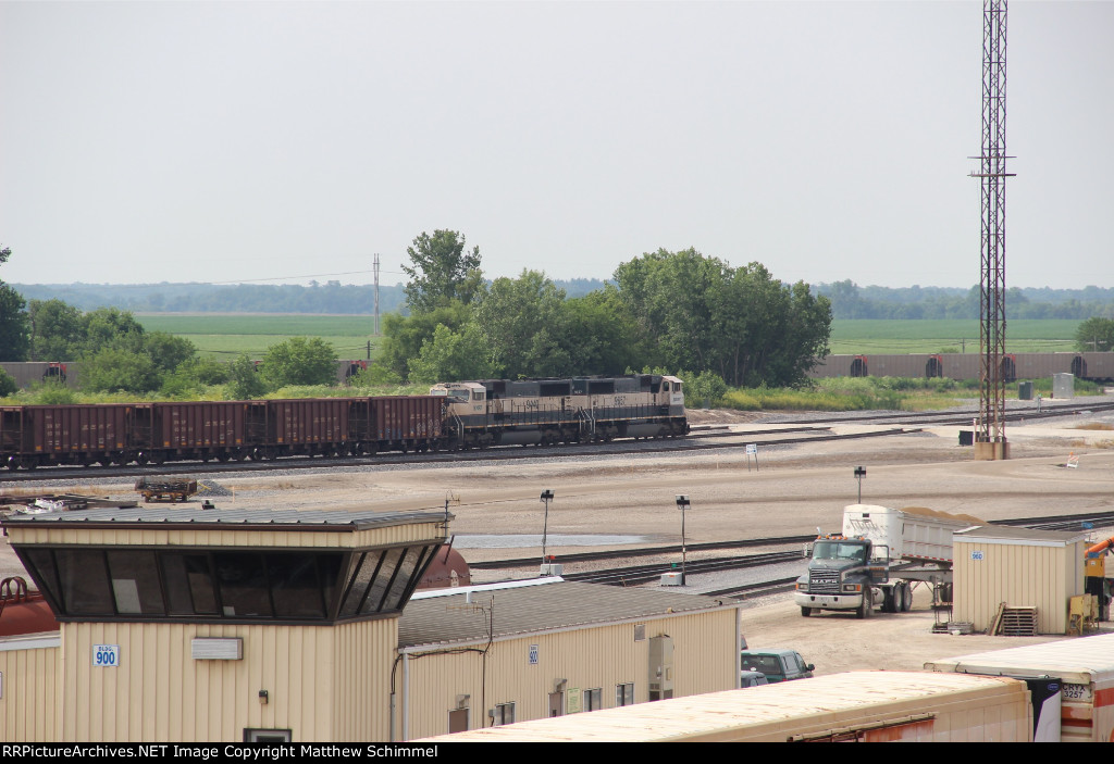 BNSF 9442 &amp; BNSF 9657